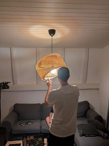 ITA-UB si diverte col lampadario