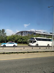 Persino gli autobus con il logo!